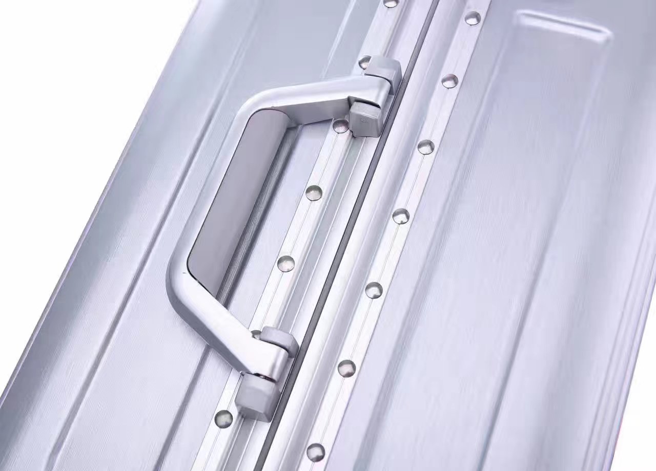 18-calowa aluminiowa rama, uniwersalna obudowa z kołami, fabrycznie wykonana na zamówienie